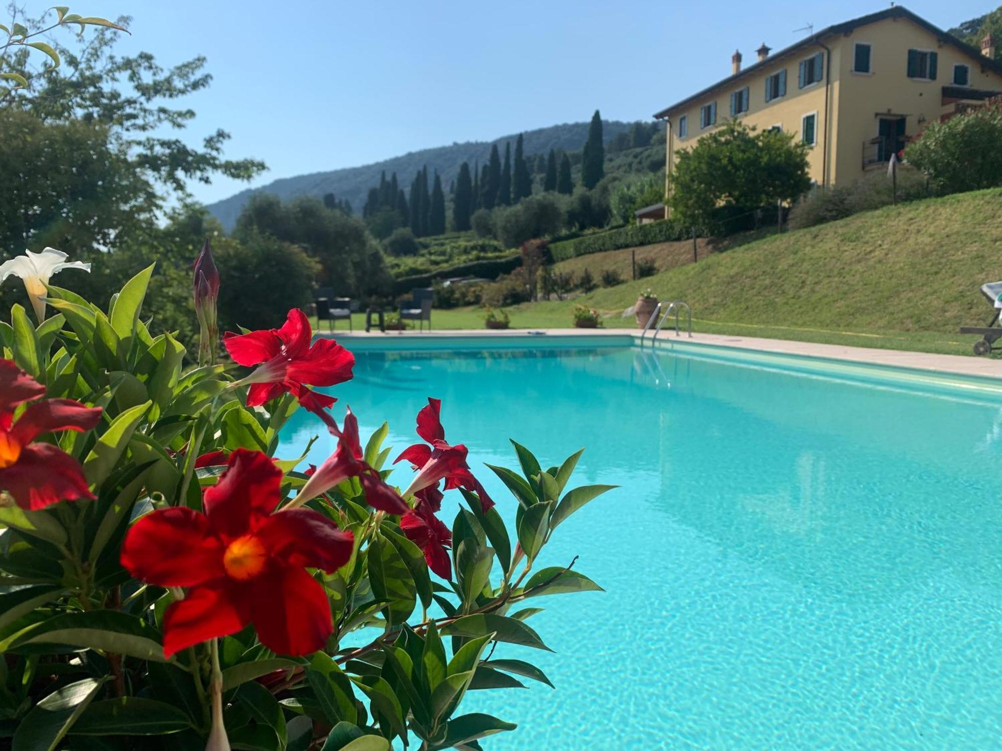With Private Pool Villa Garda (Verona)